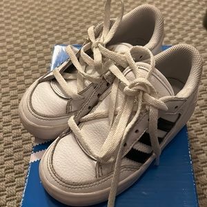 Adidas hard court low 1